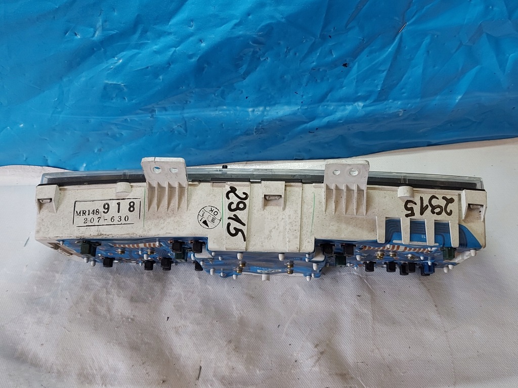 Панель приборная панель mitsubishi l400 td delica mr148918 Киев