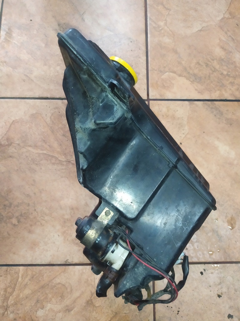 фото №5, Mazda оригінальний номер 855341054 бачок омивача