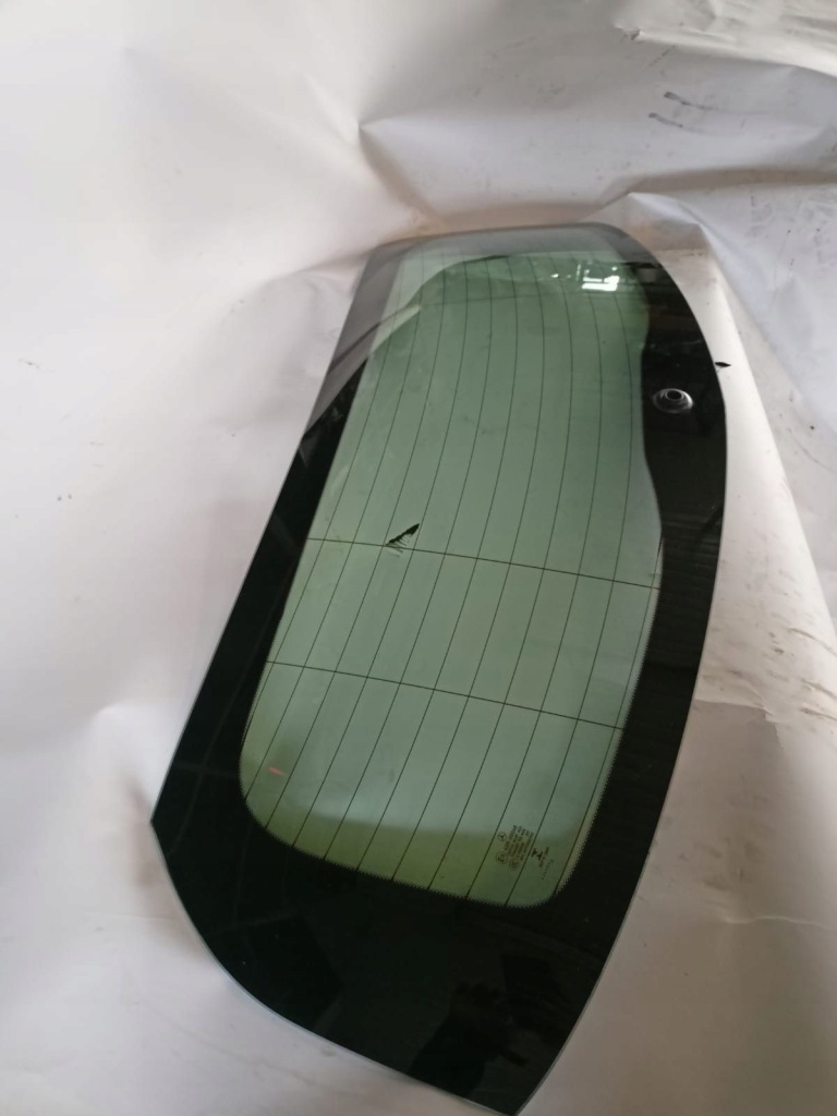 Купить Mercedes a w176 2014 стекло задняя
