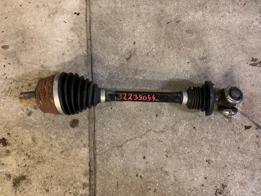 Купить Приводной вал приводная правый  перед volvo xc40 32339044 1.5tb