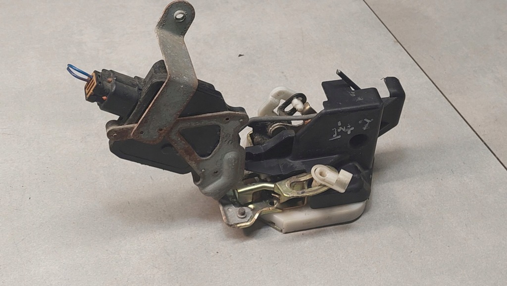 фото №7, Замок дверь левый задняя space wagon iii 2.4 gdi