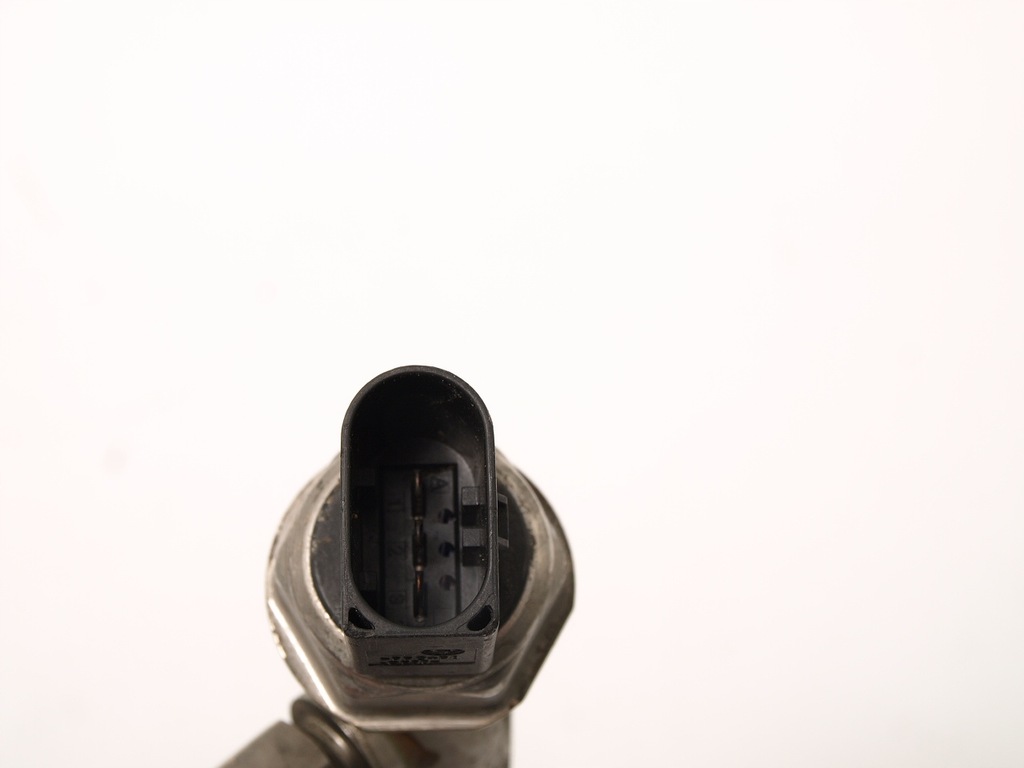 фото №10, Bmw 5 двигун n63 550i 4.4i 7547599 75373319 молдинг упорскування права датчик