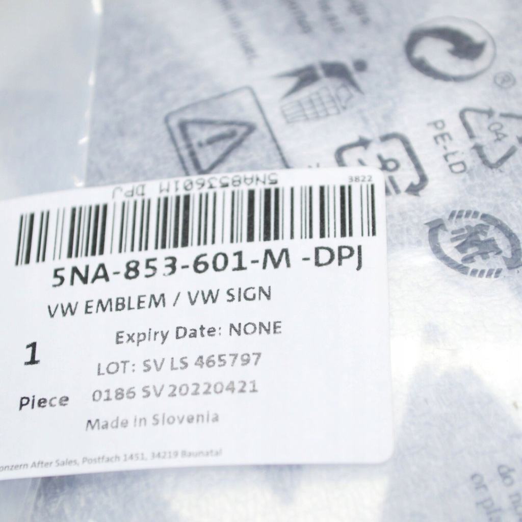 фото №5, Эмблема чёрный светлый хром vw tiguan 2 ad1 bw2 оригинальный 5na853601mdpj
