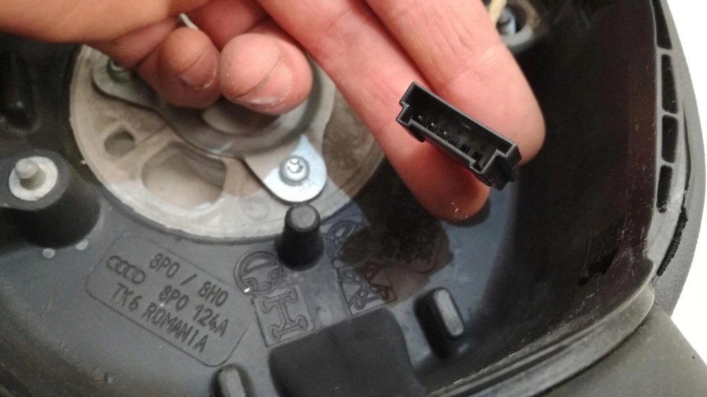 фото №13, Audi a3 8p повітропровід пелюстки перемикання прострочена 8p0124a