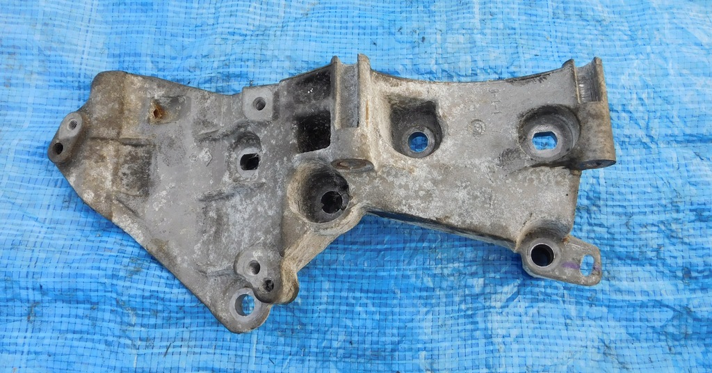 фото №1, Qashqai j10 +2 lift 1.5 dci кронштейн генератора 8200669494