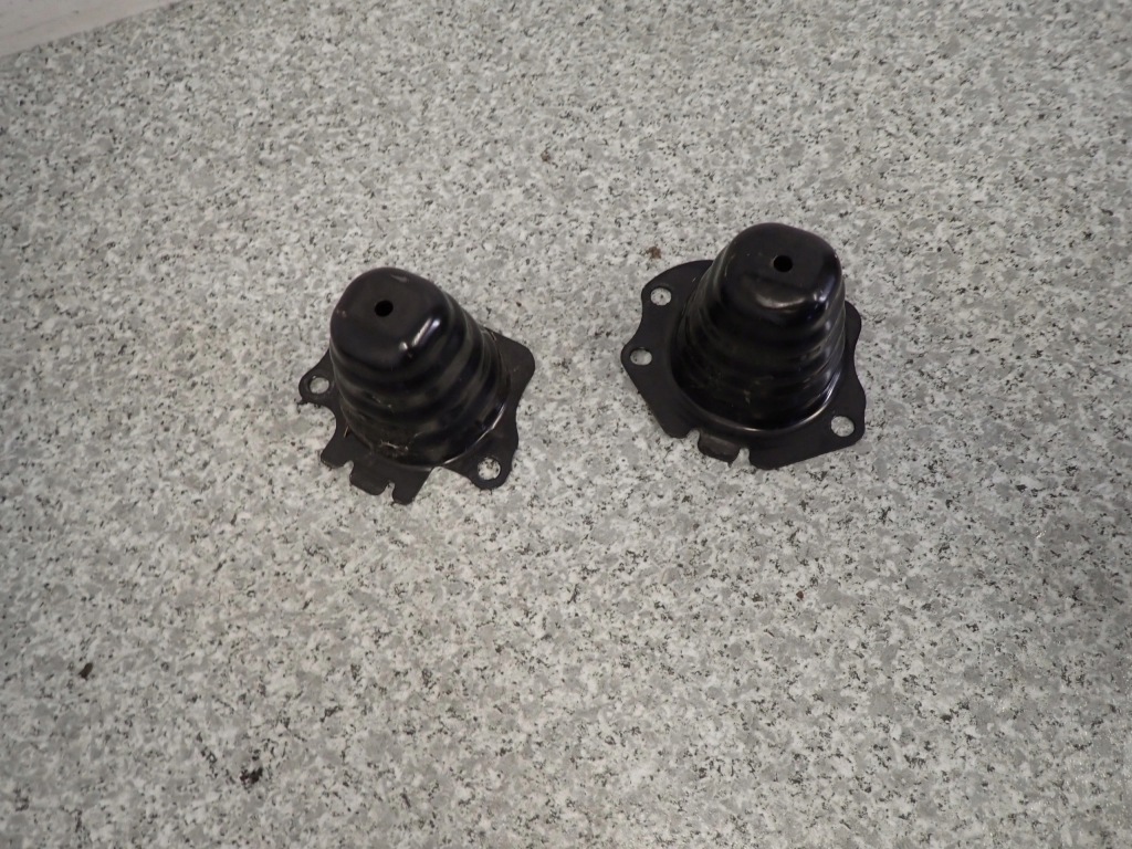 фото №5, Nissan xtrail t30 01-07 кронштейн бампера задний левый lub правый