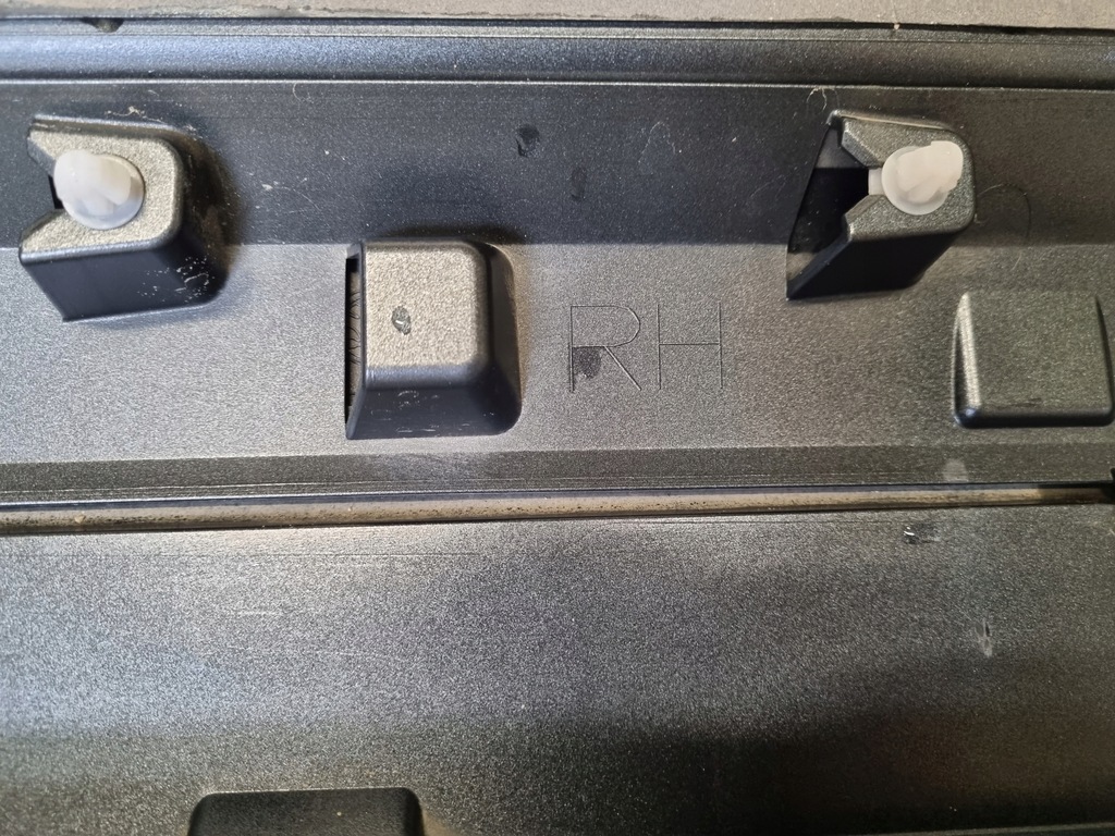 фото №8, Skoda kodiaq молдинг двері правий перед