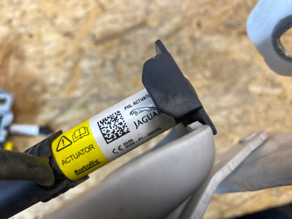 фото №10, Петля капот лівий піротехнічний патрон jaguar xe x760 gx73-16801-ae 2015-