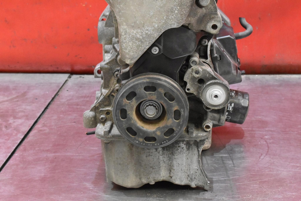 Двигун стійку  бензиновий cjz seat leon 3 3 1.2 tsi 105 km 12-20 стиснення Зі Шроту