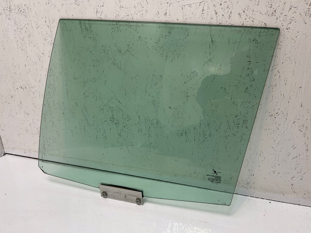 фото №1, Saab 93 kombi задняя левая стекло дверь