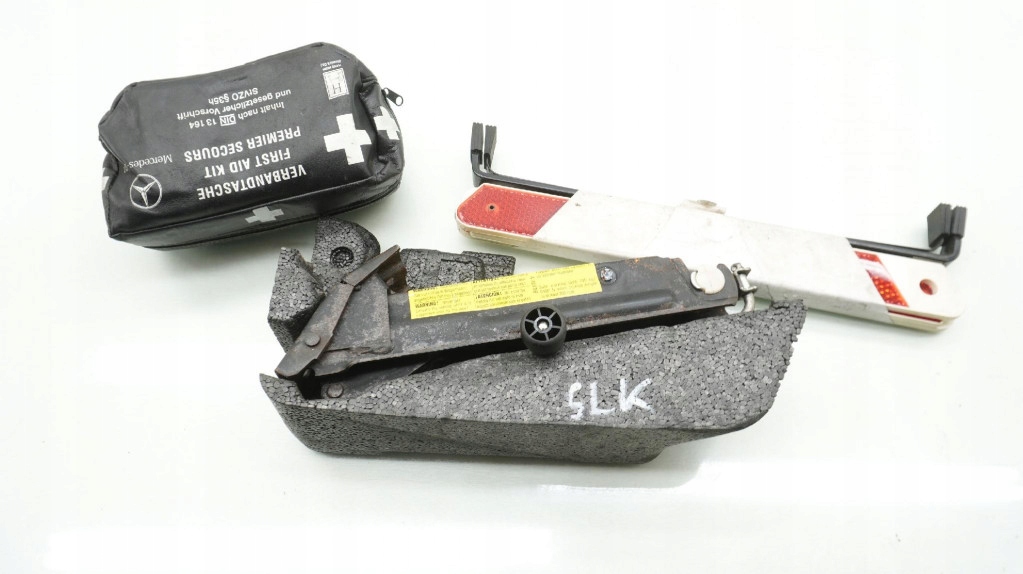 фото №1, Mercedes slk r170 домкрат трикутник аптечка