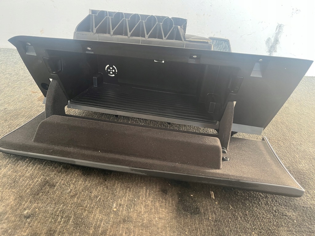 фото №11, Bmw x1 f48 lci lift 19r 2.0 d бардачок пасажира перед правий передній оригінал