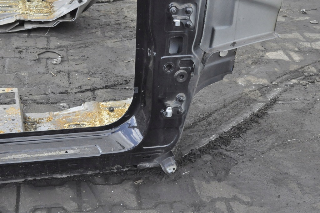 фото №5, Volvo s60 v60 10-17 блок двигателя порог правый