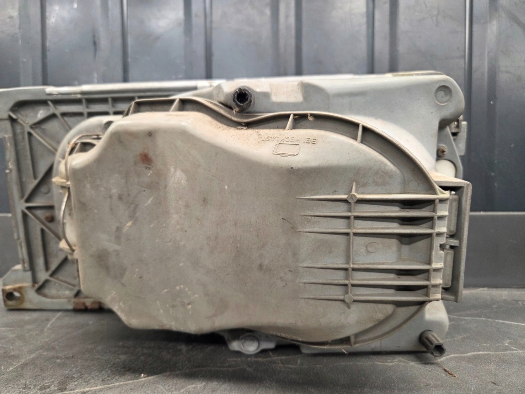 1305235051r фара правый mercedes w123 bosch Доставка