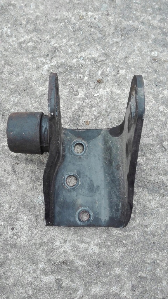 фото №4, Кронштейн лапы toyota avensis t25 d4d