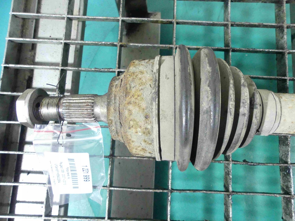 фото №2, Приводной вал левая peugeot 308 i t7 1.6 thp