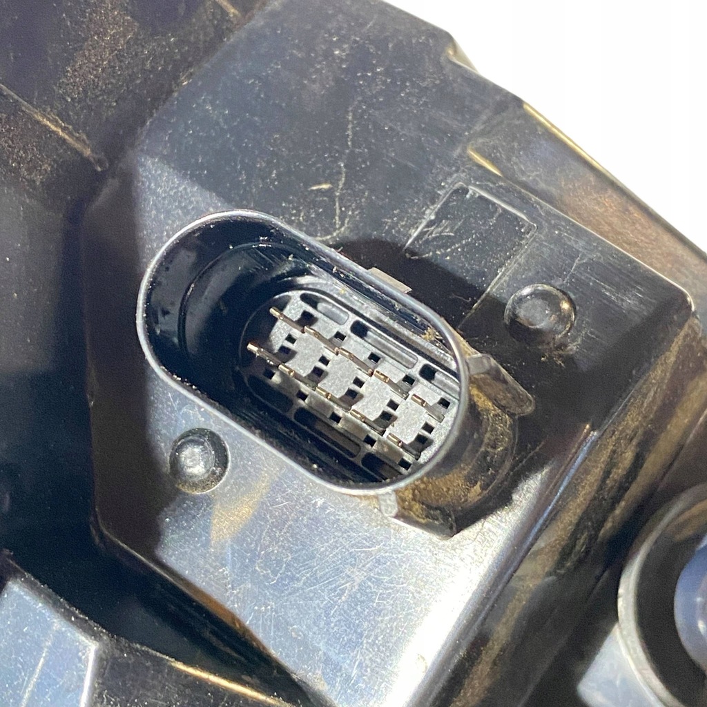 фото №9, Porsche cayenne 92a 2011 левая сторона лампа задняя