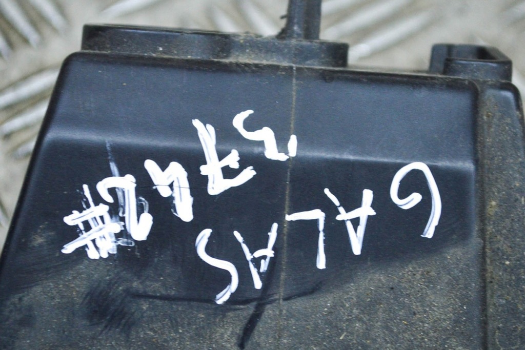 фото №8, Jaguar f-pace x761 задній бампер середній кронштейн монтажний hk83-17e855-ad 2