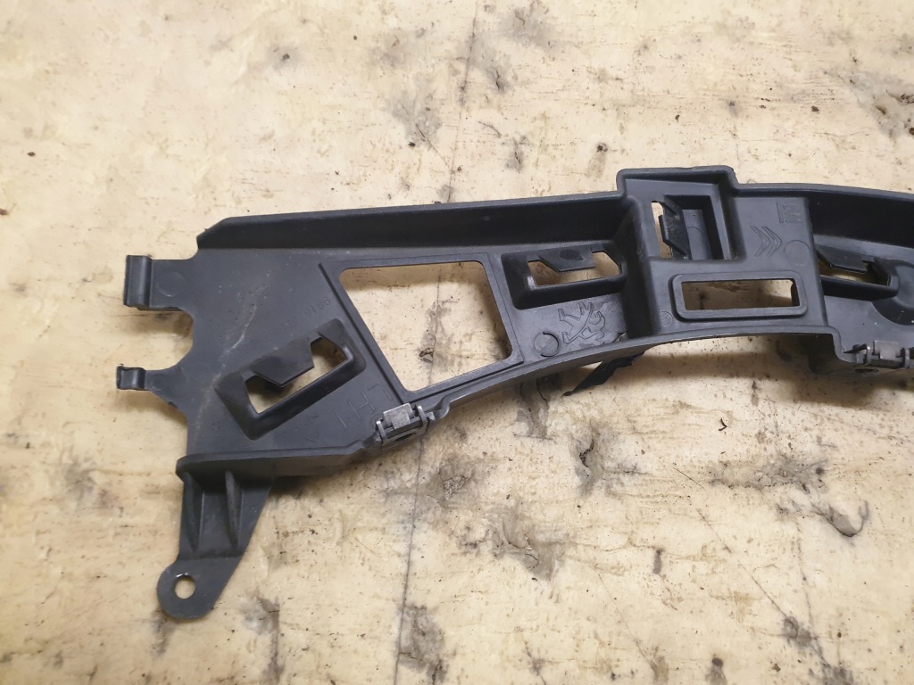 Купити Citroen berlingo 4 iv напрямна лівий бампера перед 9816768880