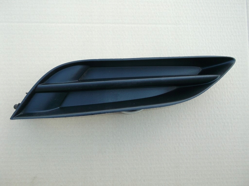 фото №1, Toyota auris i решітка бампера лівий перед