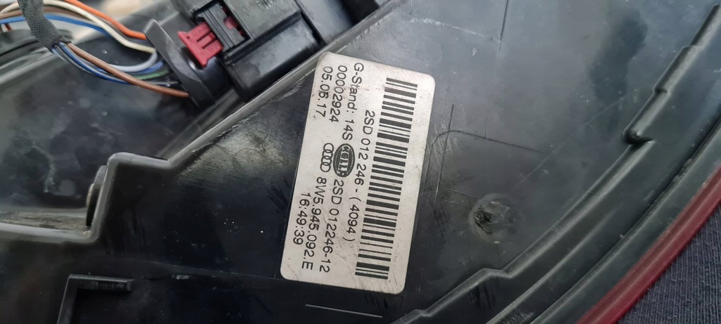 фото №13, A4 b9 8w s4 лампа led права правий задня w крила matrix eu sedan 8w5945092e