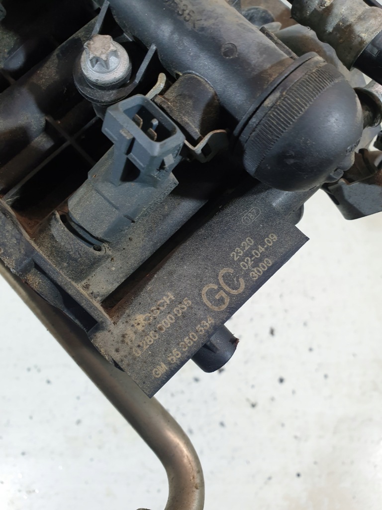 фото №10, Коллектор всасывающий форсунки 09129713 opel corsa agila 1.0b