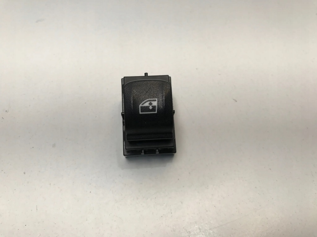 фото №1, Bmw 1 f40 2021 кнопка переключатель стекло