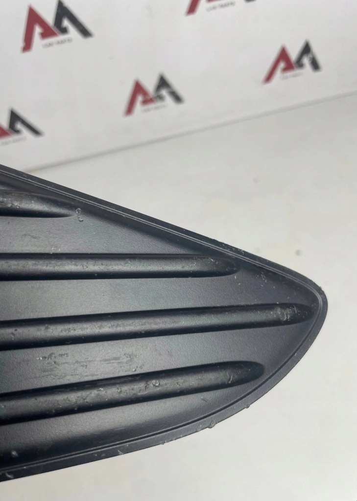 Решётка бампера заднего левая toyota yaris 3 рестайлинг Киев