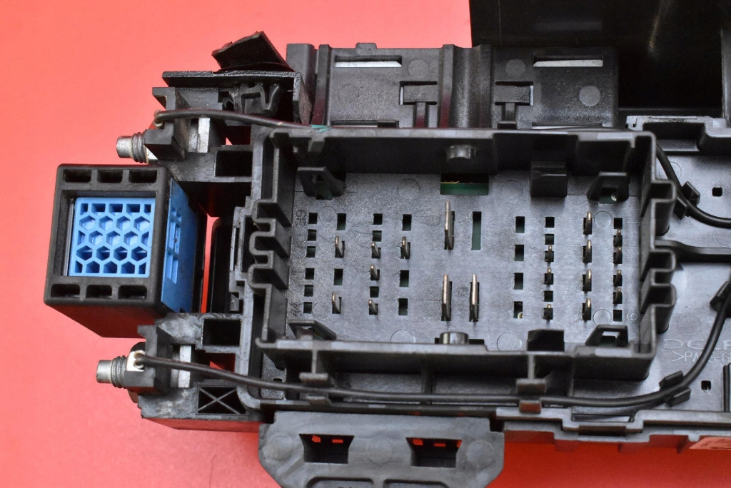 Коробка предохранителей 1034405-00-d tesla model s 772 km 12-20 Цена