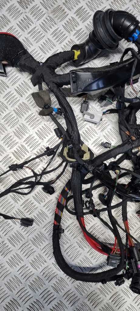 Mercedes оригінальний номер a1775404706 w177 джгут електропроводка відсік двигуна Зі Шроту