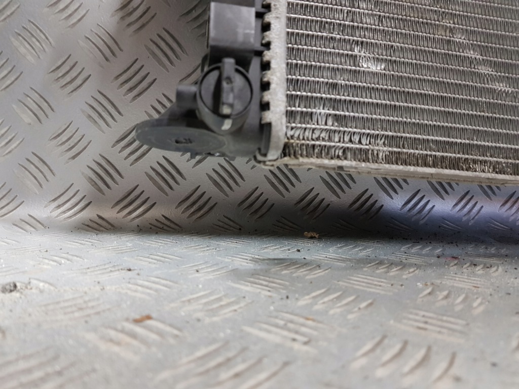 Радиатор воды жидкость volvo v40 v 40 31319064 14 в Украине