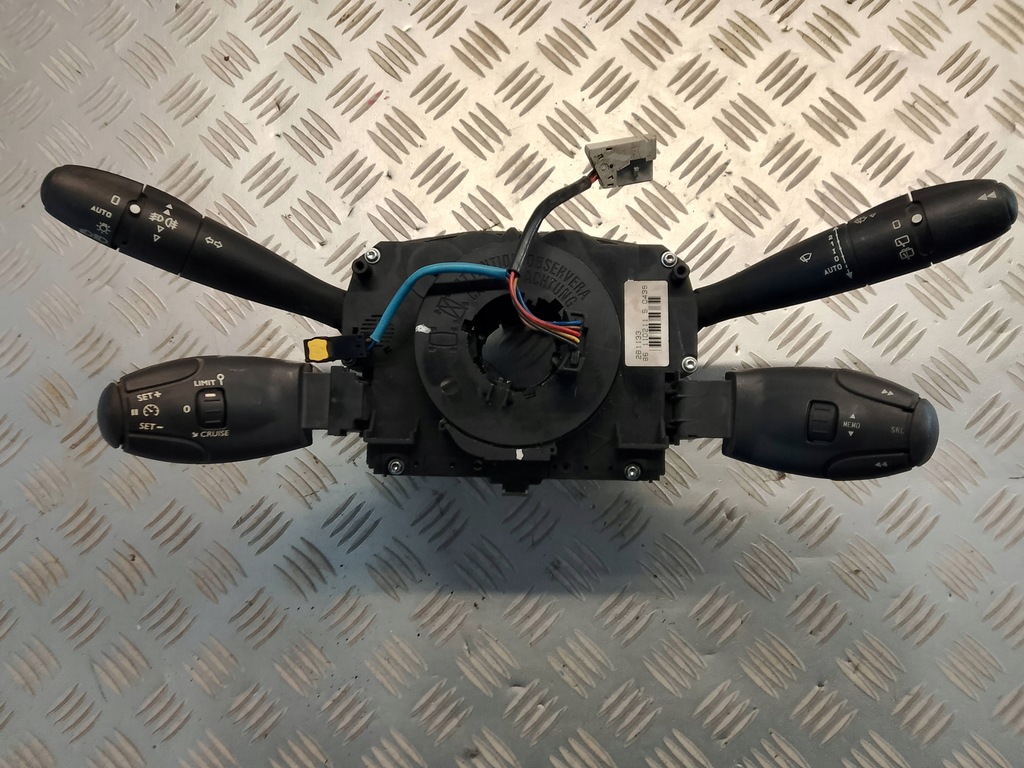 фото №1, Peugeot 207 переключатель комбинированный переключатели 96661296xt