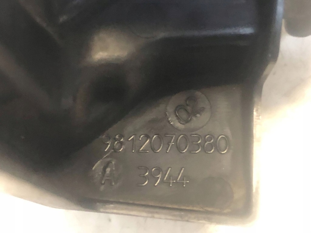 Peugeot 308 2 t9 рестайлинг  18r 2.0 bluehdi накладка ремень генератора 9812070380 Недорого