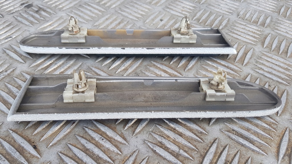 фото №11, Mercedes w203 молдинг крыла правая lub левая classic белый