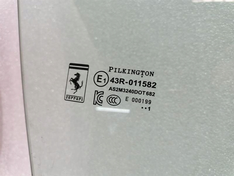 Ferrari roma f169 правий передня частина door glass 906597 window Ціна