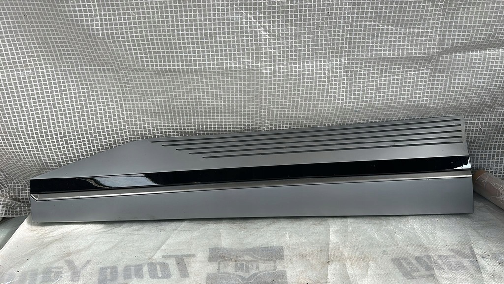 фото №1, Hyundai ioniq 5 2021- молдинг na дверь левая передняя