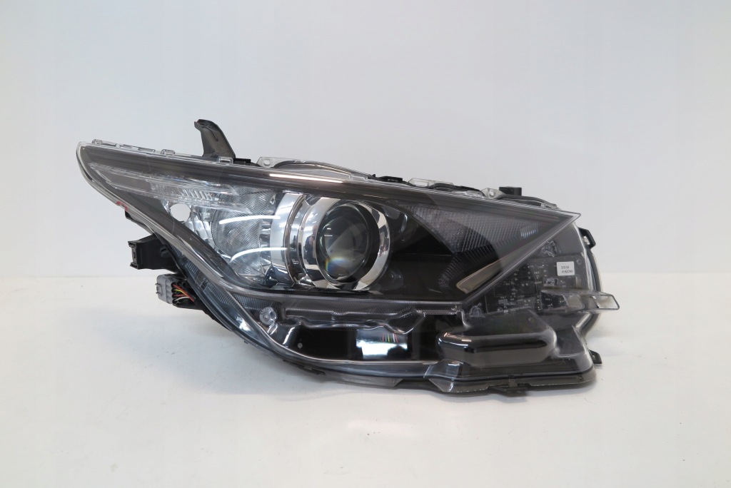 Купити Фара правий перед передня led toyota auris 2 рестайлінг  81110-02k30