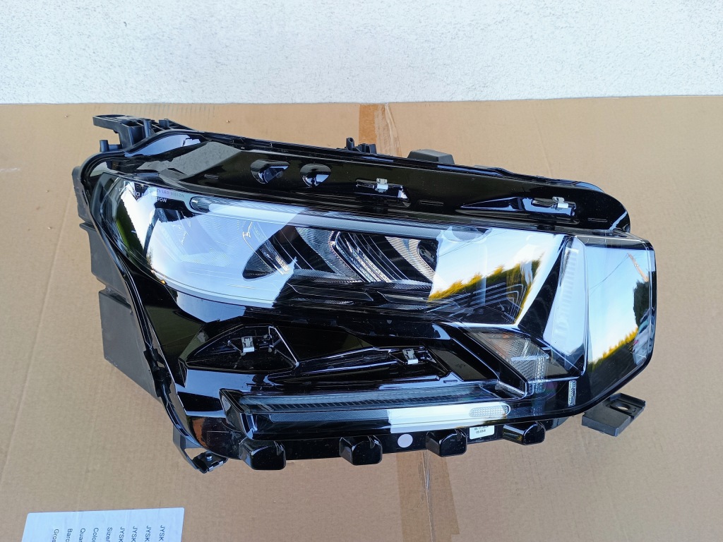 Фара перед передняя левая правый  citroen c3 e-c3 iv 24- full led в Украине