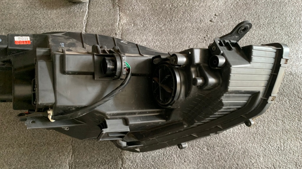 фото №4, Hyundai ix20 передняя левая лампа