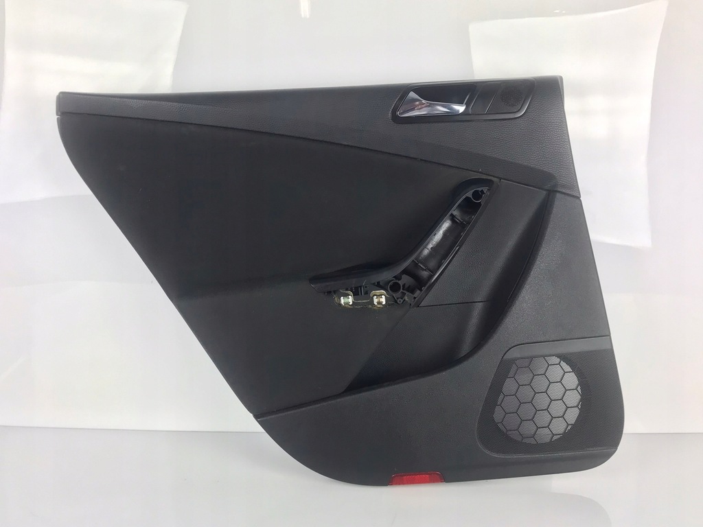 фото №1, Vw passat b6 kombi обшивка двері лівий задня 2005-2010