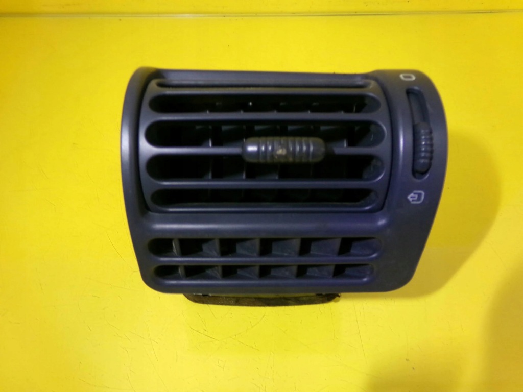 Бічна решітка обдув citroen evasion ліва 1461979077 nr261 Зі Шроту