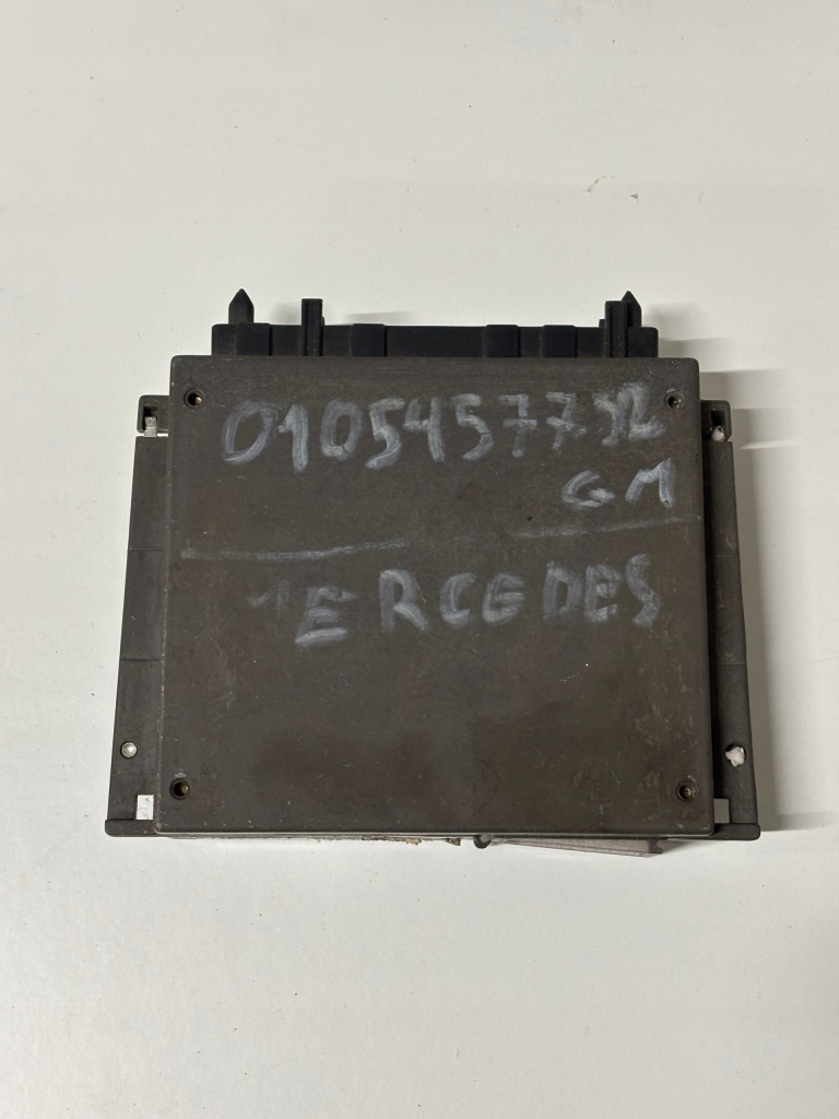 Купити Блок керування двигуна mercedes 0105457732