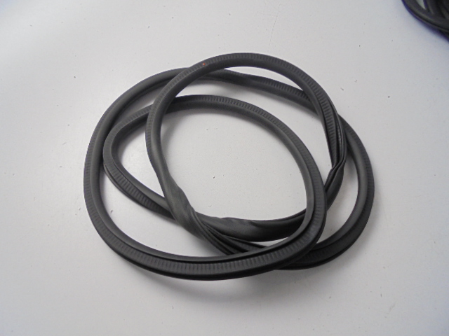 фото №1, Прокладка дверь правый задняя citroen c3 aircross 17 r