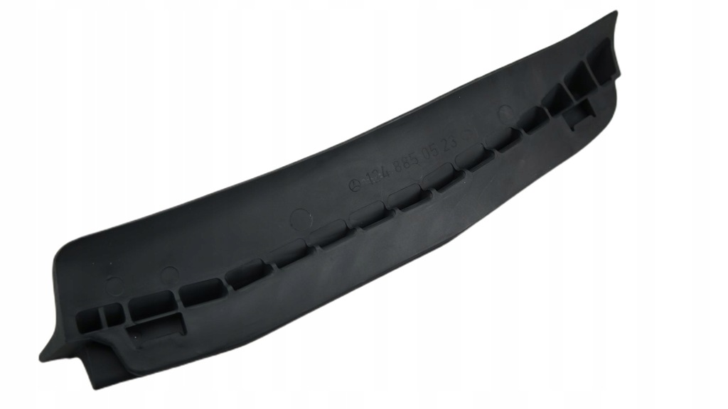 фото №1, Заглушка прокладка бампера задняя mercedes w124 le