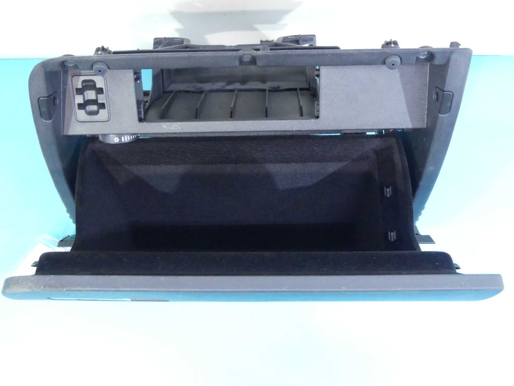 фото №12, Бардачок пасажира vw passat b8 europa