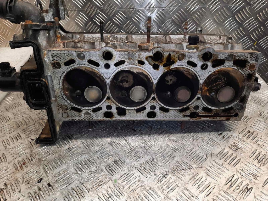 Головка комплектная 1743987 1.9 8v bmw seria 3 iv 1998-2006 e46 с Разборки