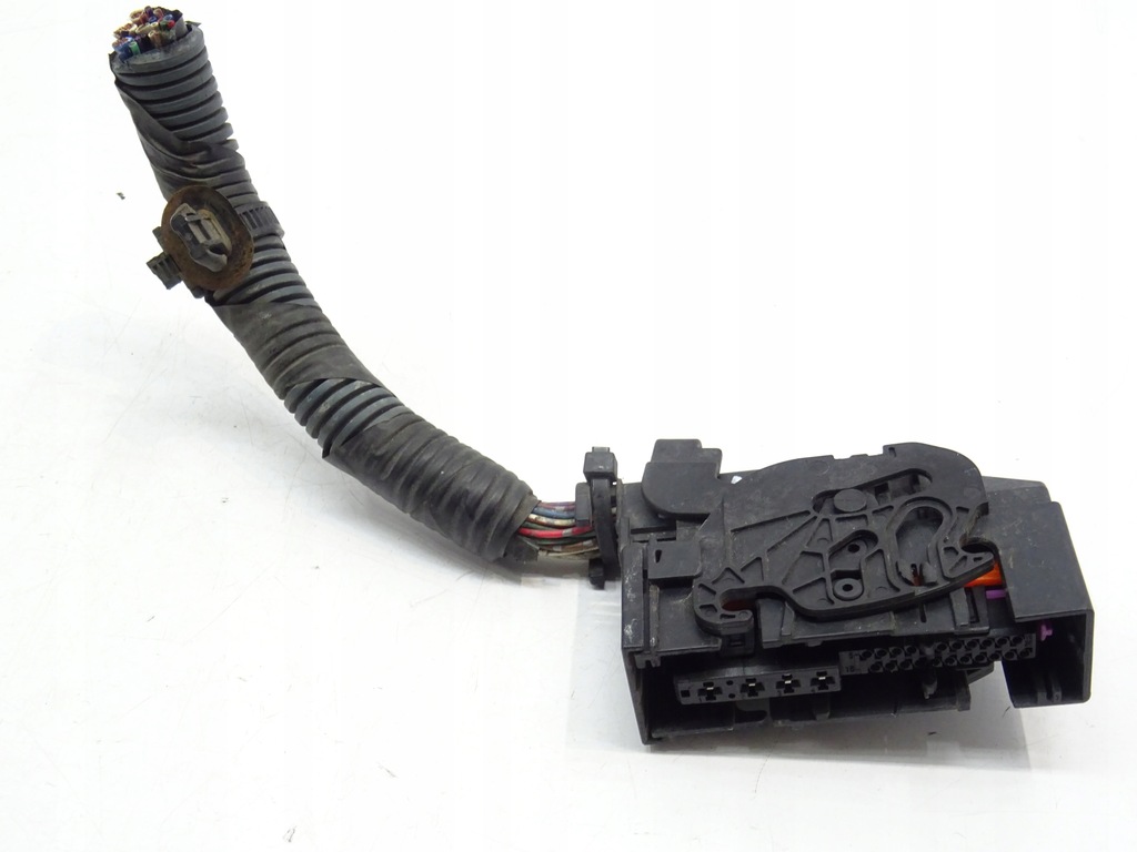 фото №1, Колодка штекер насоса abs toyota auris i 2007-2012