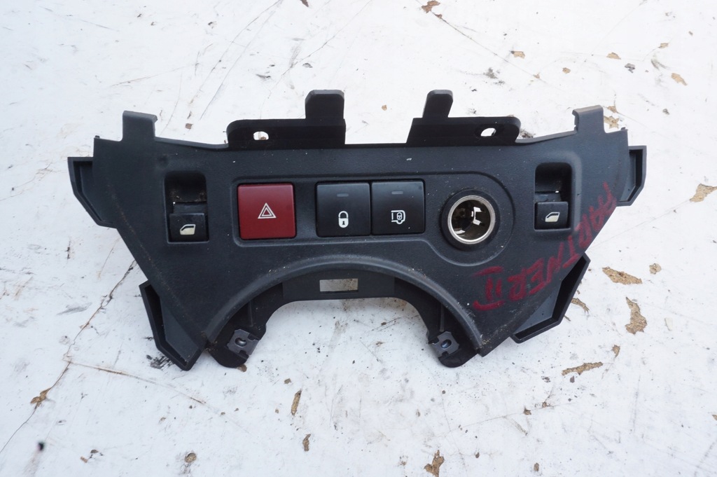 фото №1, Панель переключателей peugeot partner 2 ii