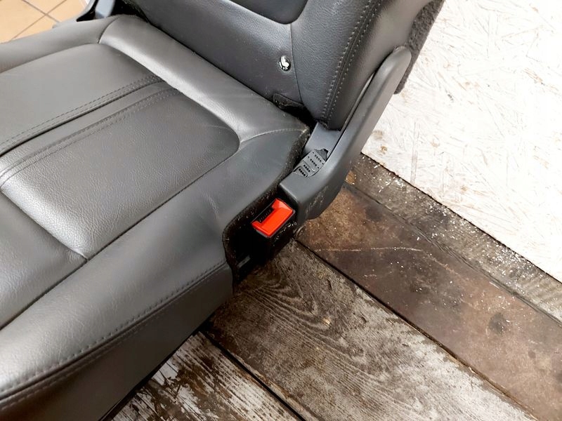 фото №6, Peugeot 5008 1 i сиденье ii 2 ряд средний кожа