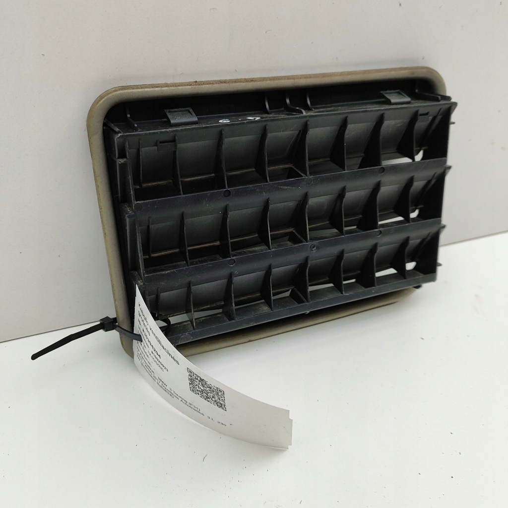 фото №5, Bmw 3 f30 f35 f31 2017 решітка вентиляційна pod бампером заднім